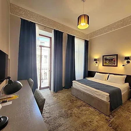 Hotel Ayvazovsky 3*