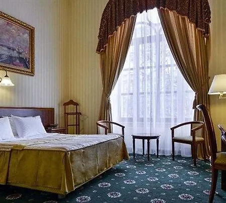 Ayvazovsky Hotel 3*